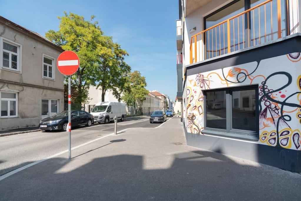 Neu Und Hell In Zentraler Ruhelage Mit Parkplatz Leilighet Wien Eksteriør bilde