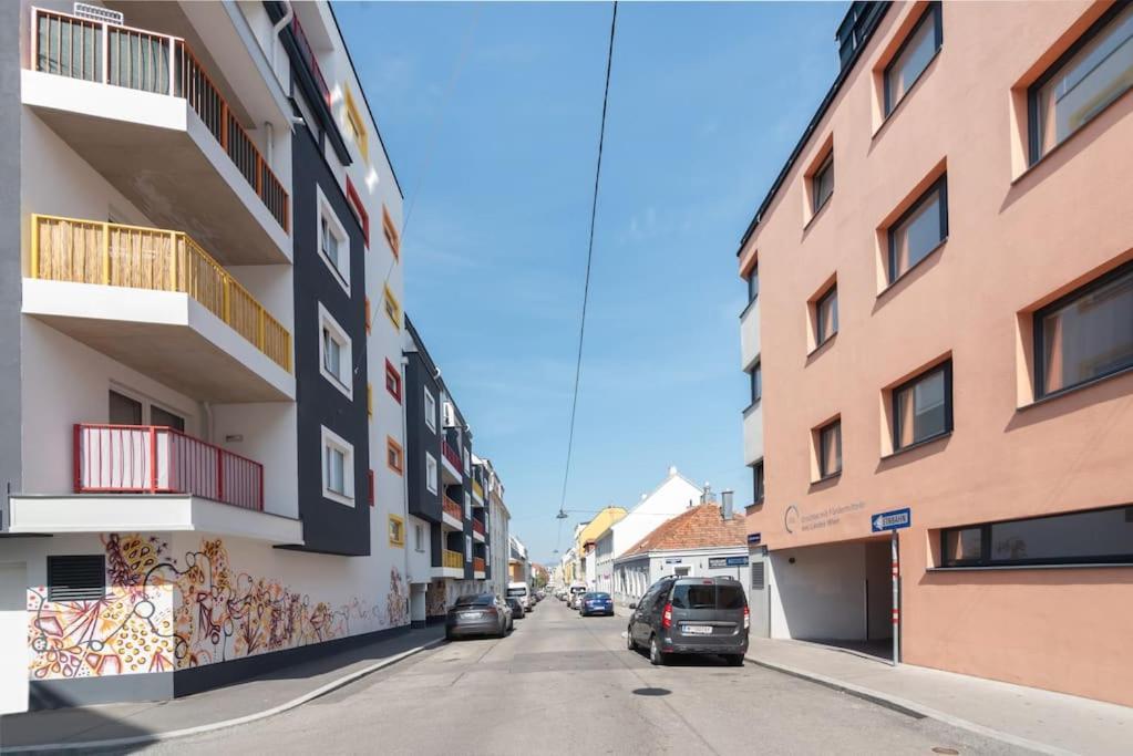 Neu Und Hell In Zentraler Ruhelage Mit Parkplatz Leilighet Wien Eksteriør bilde