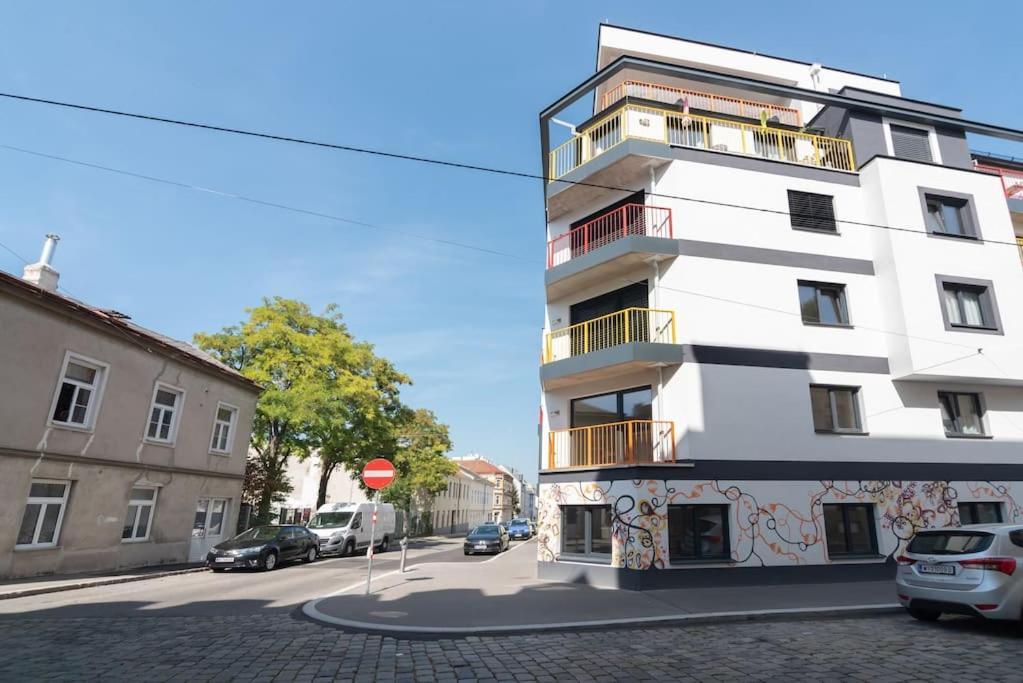 Neu Und Hell In Zentraler Ruhelage Mit Parkplatz Leilighet Wien Eksteriør bilde