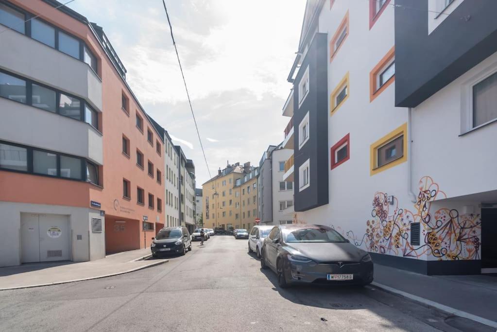 Neu Und Hell In Zentraler Ruhelage Mit Parkplatz Leilighet Wien Eksteriør bilde